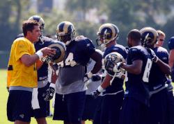 Trent Green leads the offense (Bill Greenblatt, UPI)