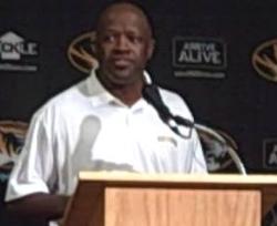 Head coach Mike Anderson