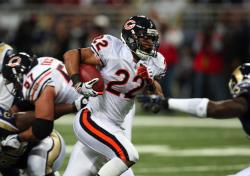 Bears Matt Forte scored twice (Bill Greenblatt, UPI)