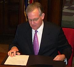 Governor Nixon signs executive orders