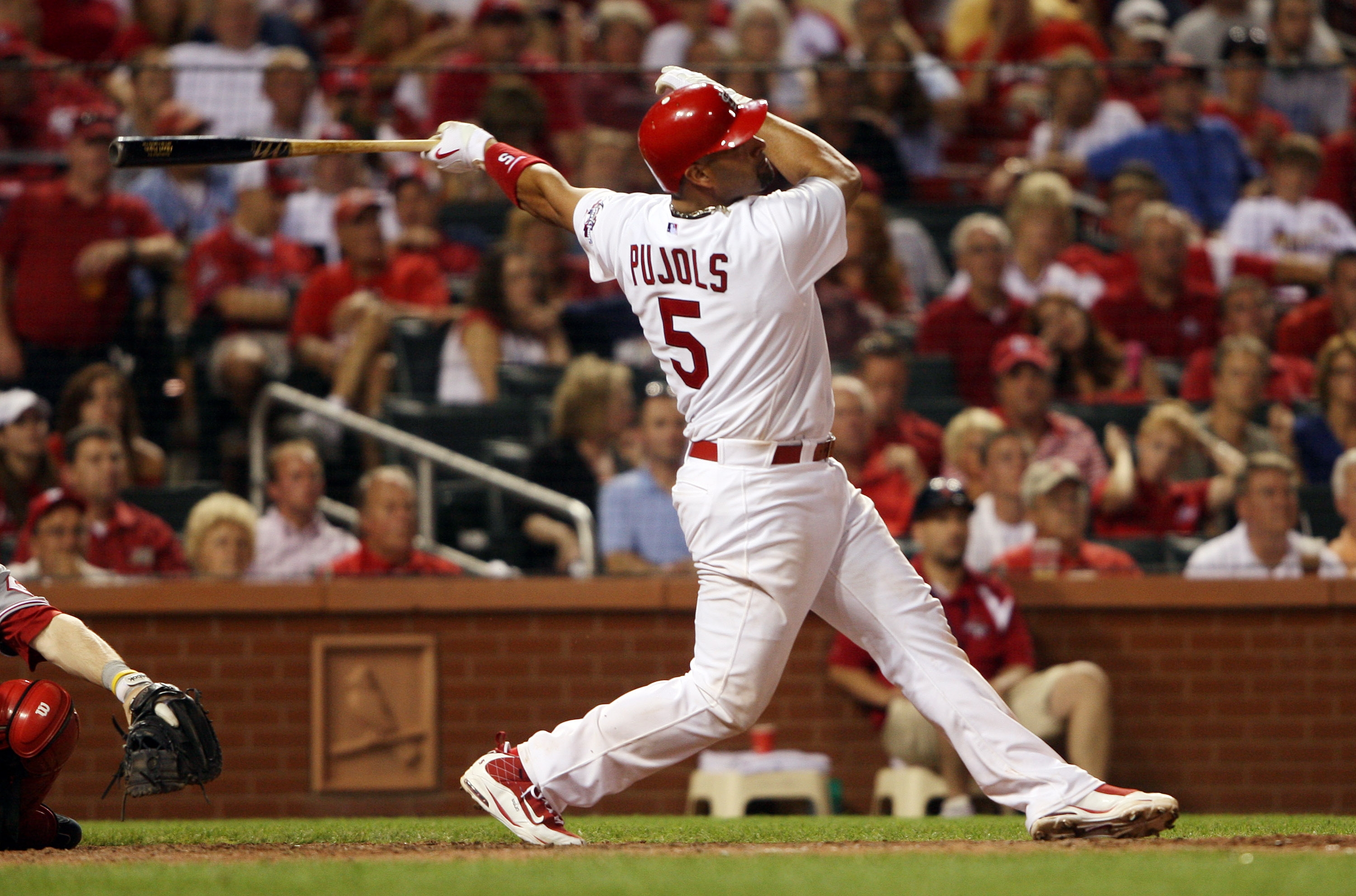 Pujols hits his 37th, Bill Greenblatt, UPI