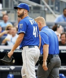 Danny Duffy leaves Saturday's game after just one pitch.  (photo/MLB)