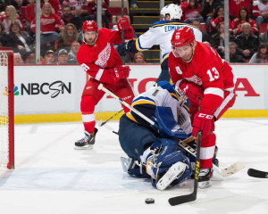 Brian Elliott makes a save on Pavel Datsyuk of Detroit (photo/NHL.com)