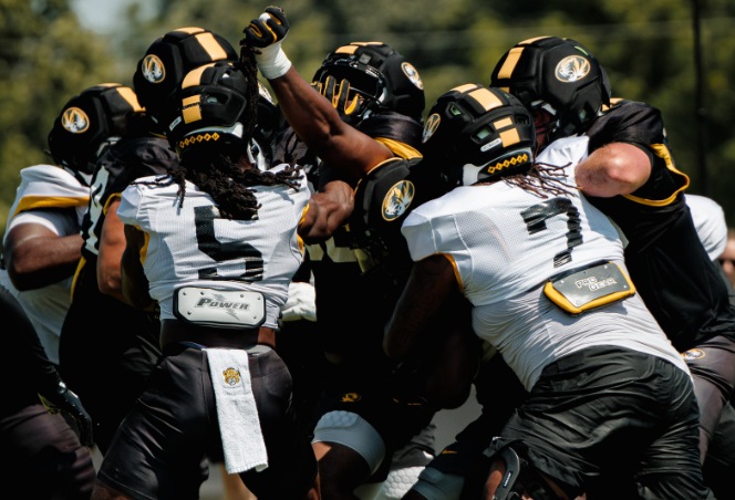 Mizzou Wraps Second Scrimmage with Quarterbacks Still Neck and Neck