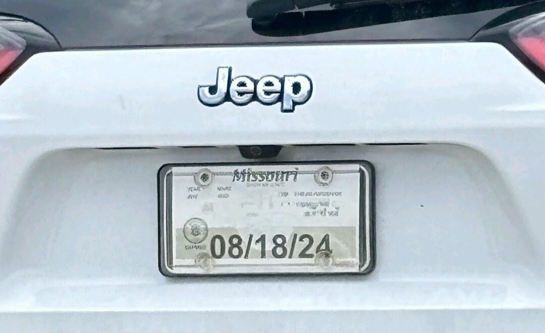 Expired license plates (Photo by Missourinet)