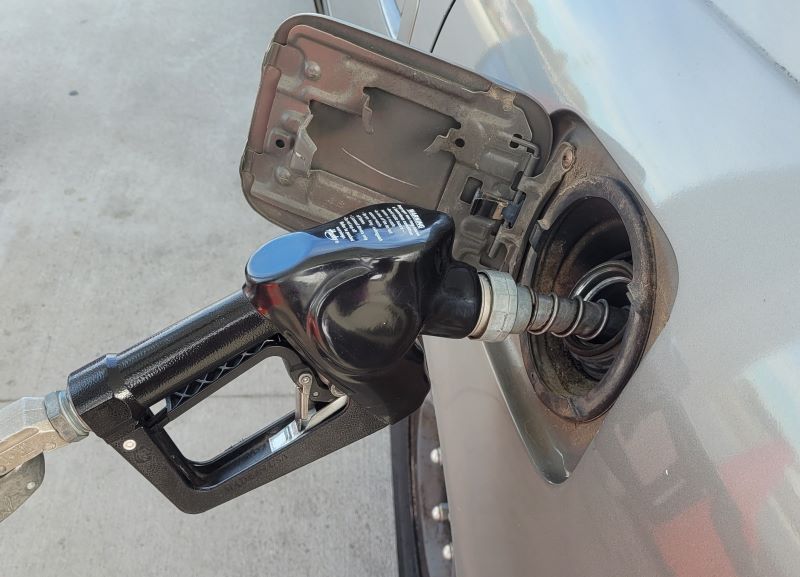 Hawley Pushes Congress to Suspend Gas Tax Before Midterms