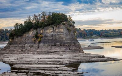New nature guide features photography and travel insights for 80 “Scenic Natural Wonders of Missouri” (LISTEN)