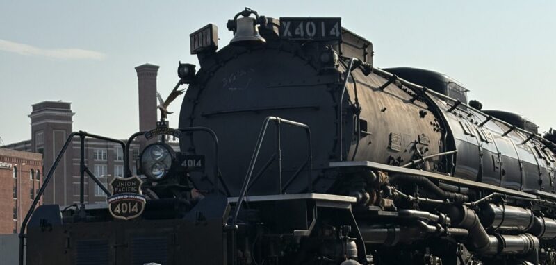 Historic Big Boy Engine Wows Missouri Railroad Fans