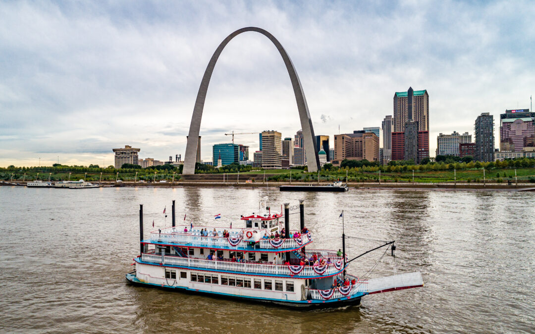 Missouri River Cruise Takes Passengers Inside a Working Mississippi River Lock (LISTEN)