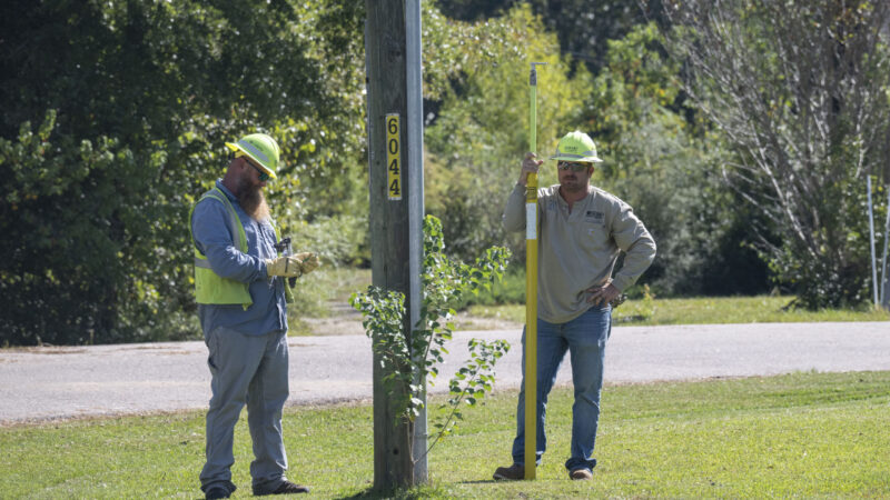 Grateful Hurricane Victims Greet Missouri Electric Cooperatives' linemen in Alabama (LISTEN)